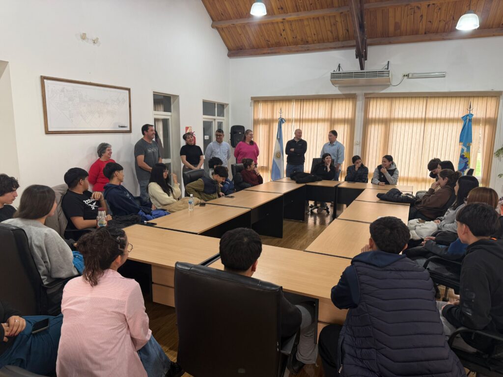 Alumnos de 4° y 5° año de la Escuela N° 705 visitaron el HCD Trevelin