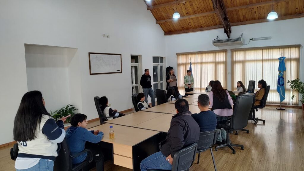 Alumnos de la Escuela N° 98 de Los Cipreses visitaron el HCD Trevelin